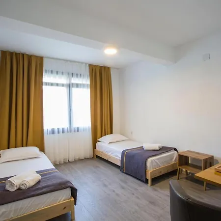 Surla Hotel *